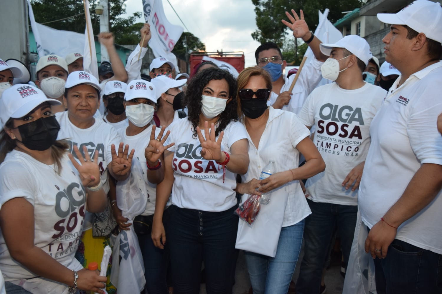 Olga Sosa en campaña.