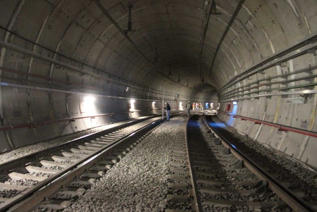 túnel linea 12 metro