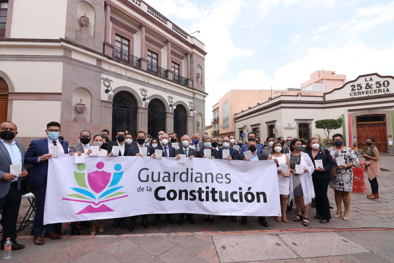 Mexicanos somos guardianes de la Constitución