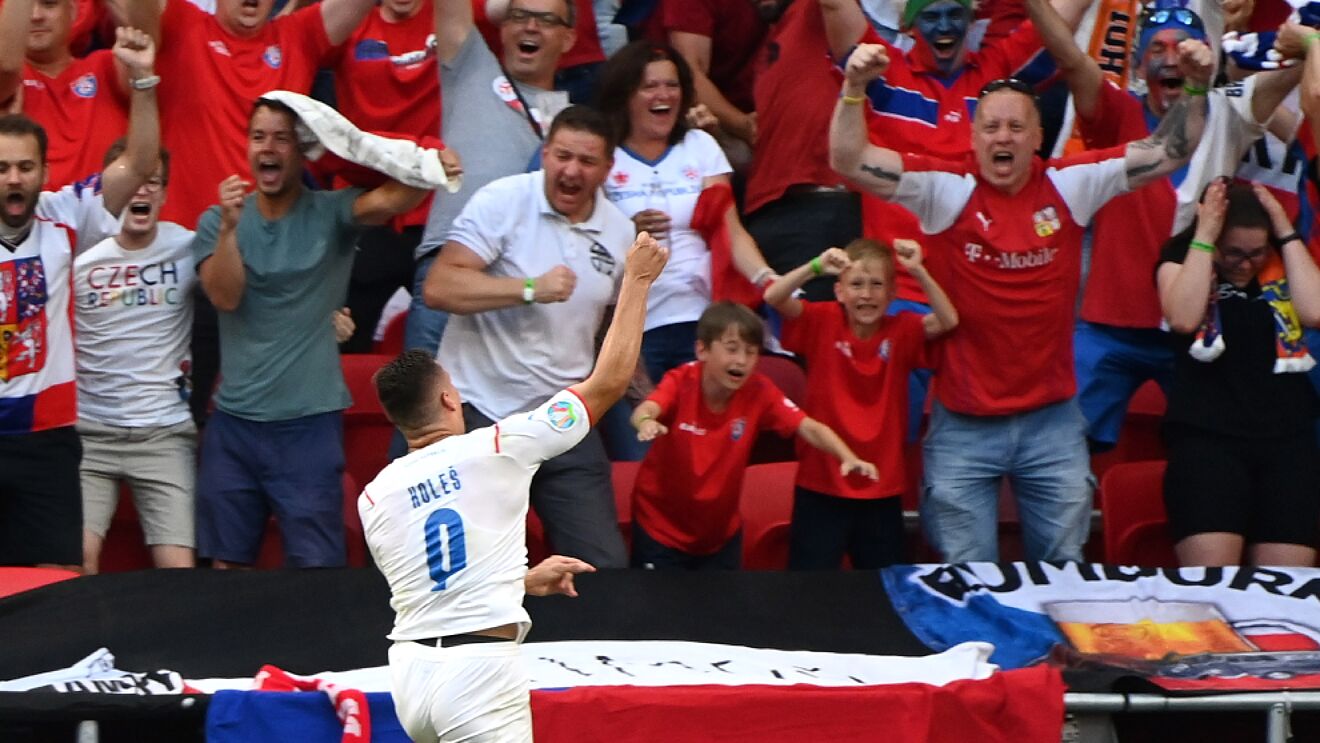 República Checa derrotó a Países Bajos 2-0.