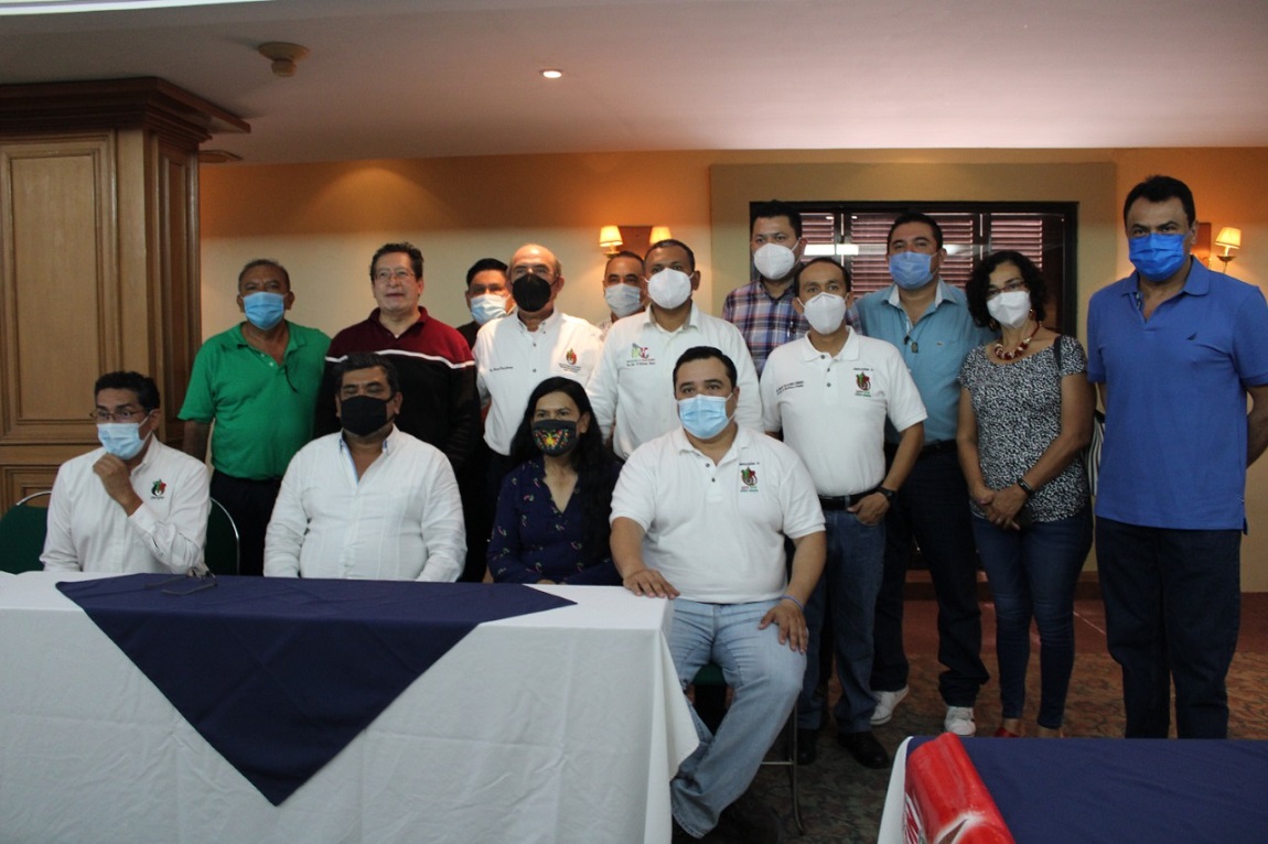 Acusan empleados a PEMEX de explotación