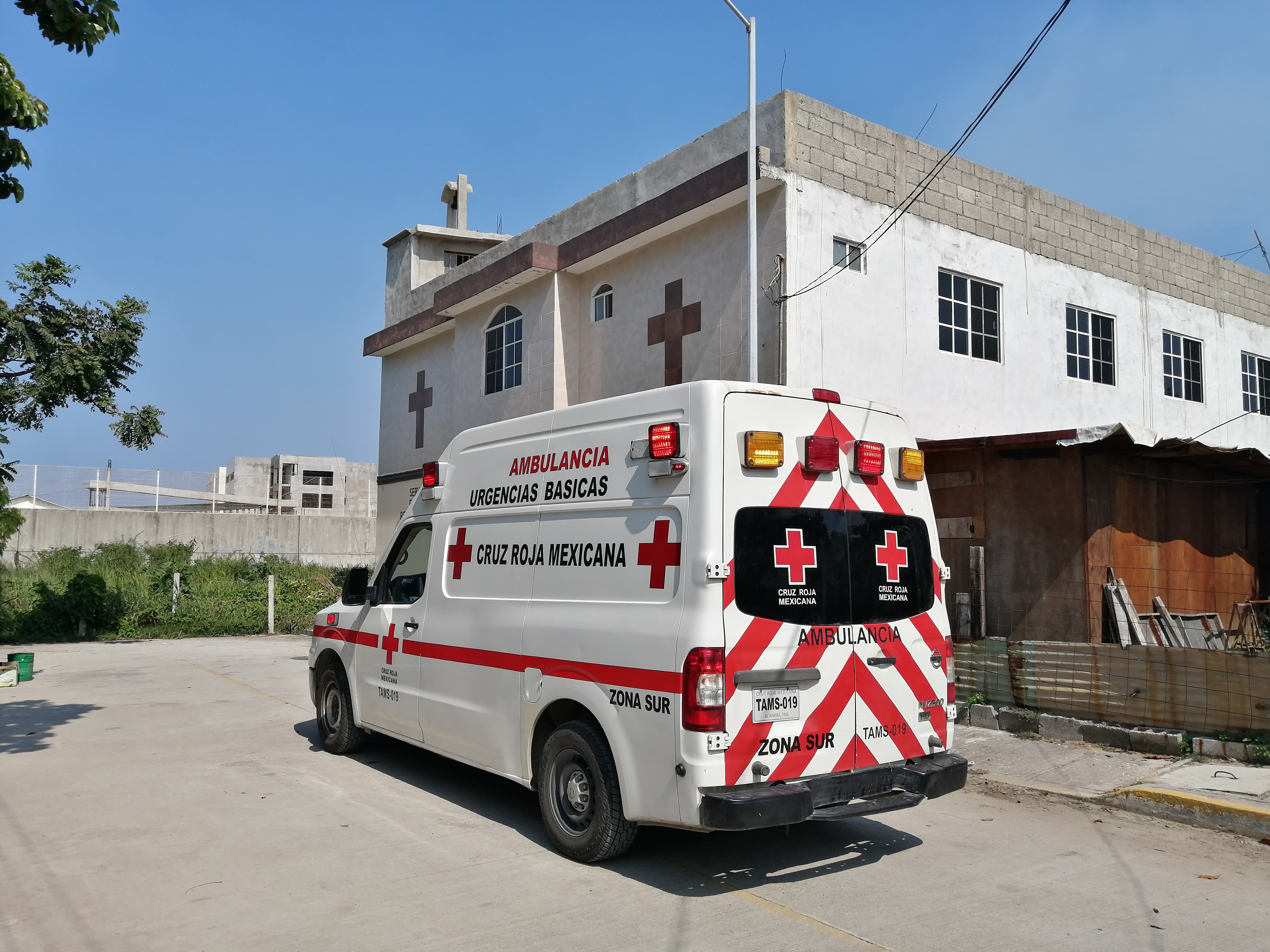 Ambulancia-de-la-cruz-roja