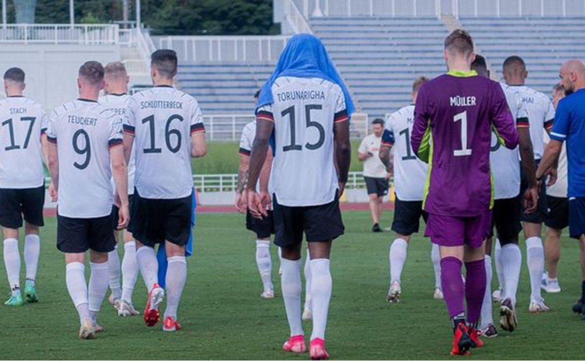 Alemania se retiró de la cancha por insulto racista