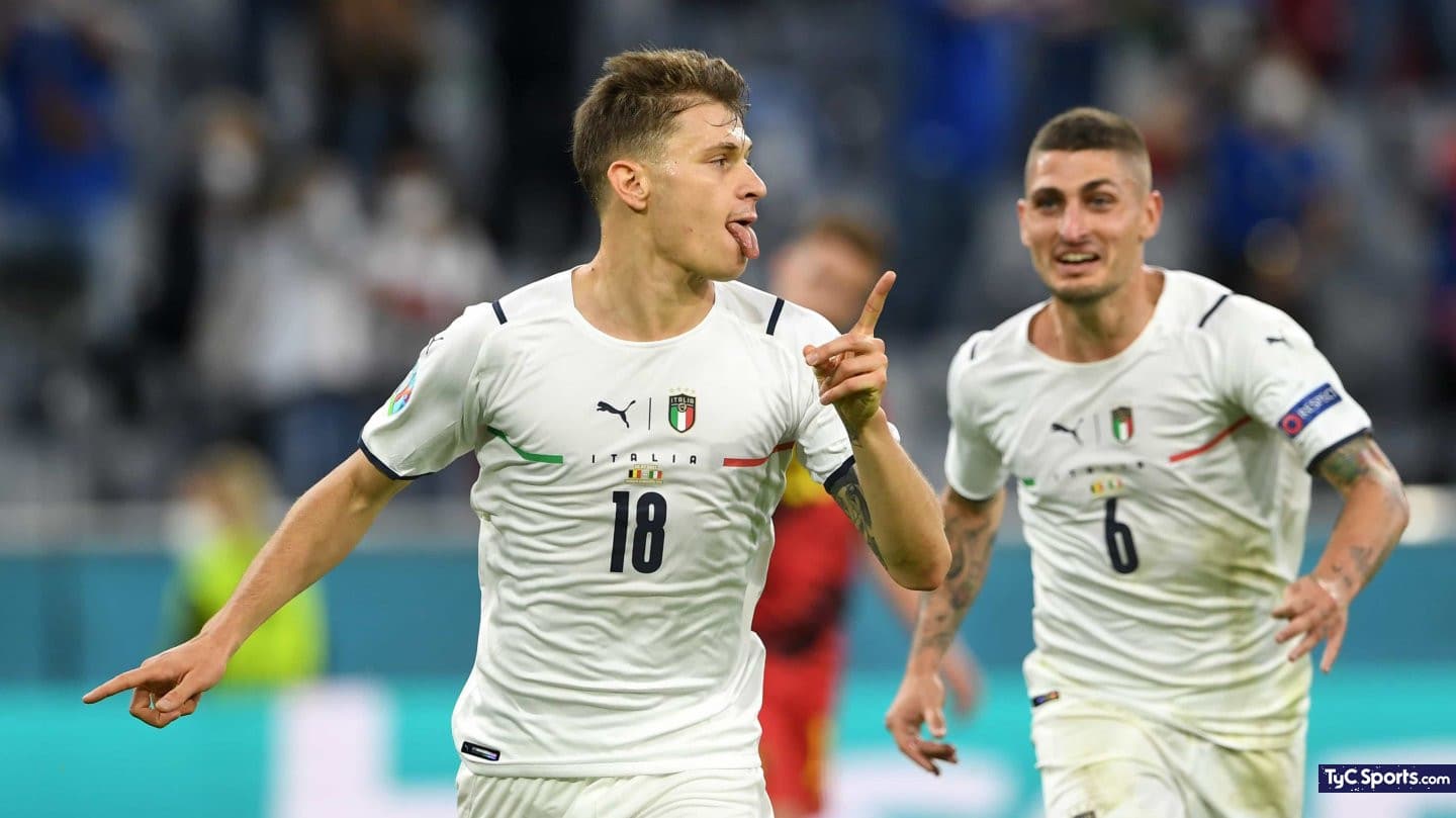 Italia derrotó 2-1 a Bélgica.