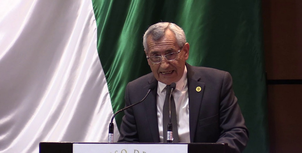 sacar de la sesión el tema de desafueros