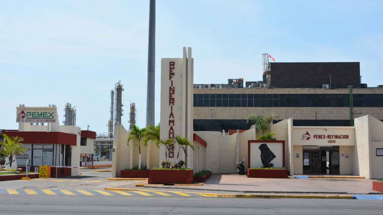 Baja en la producción de petróleo crudo