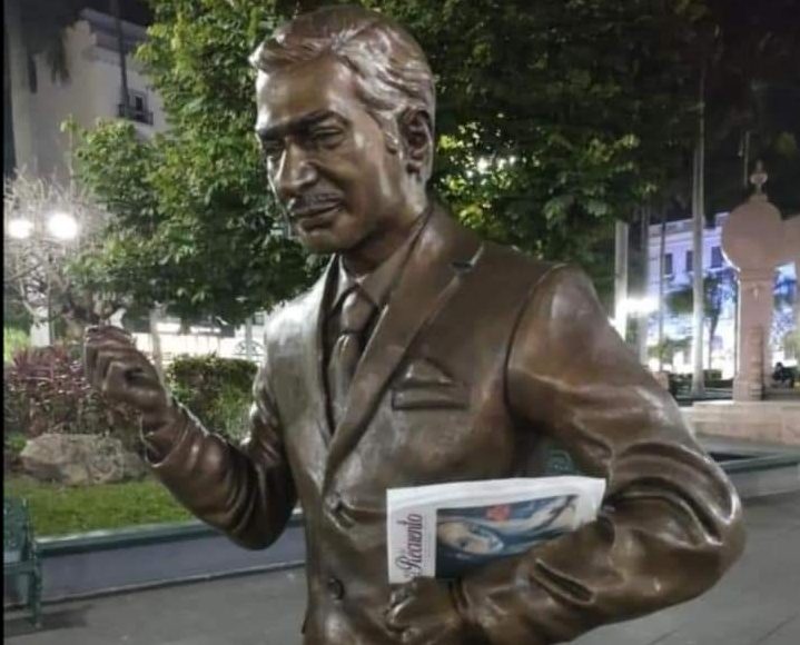 estatua mauricio garces libros