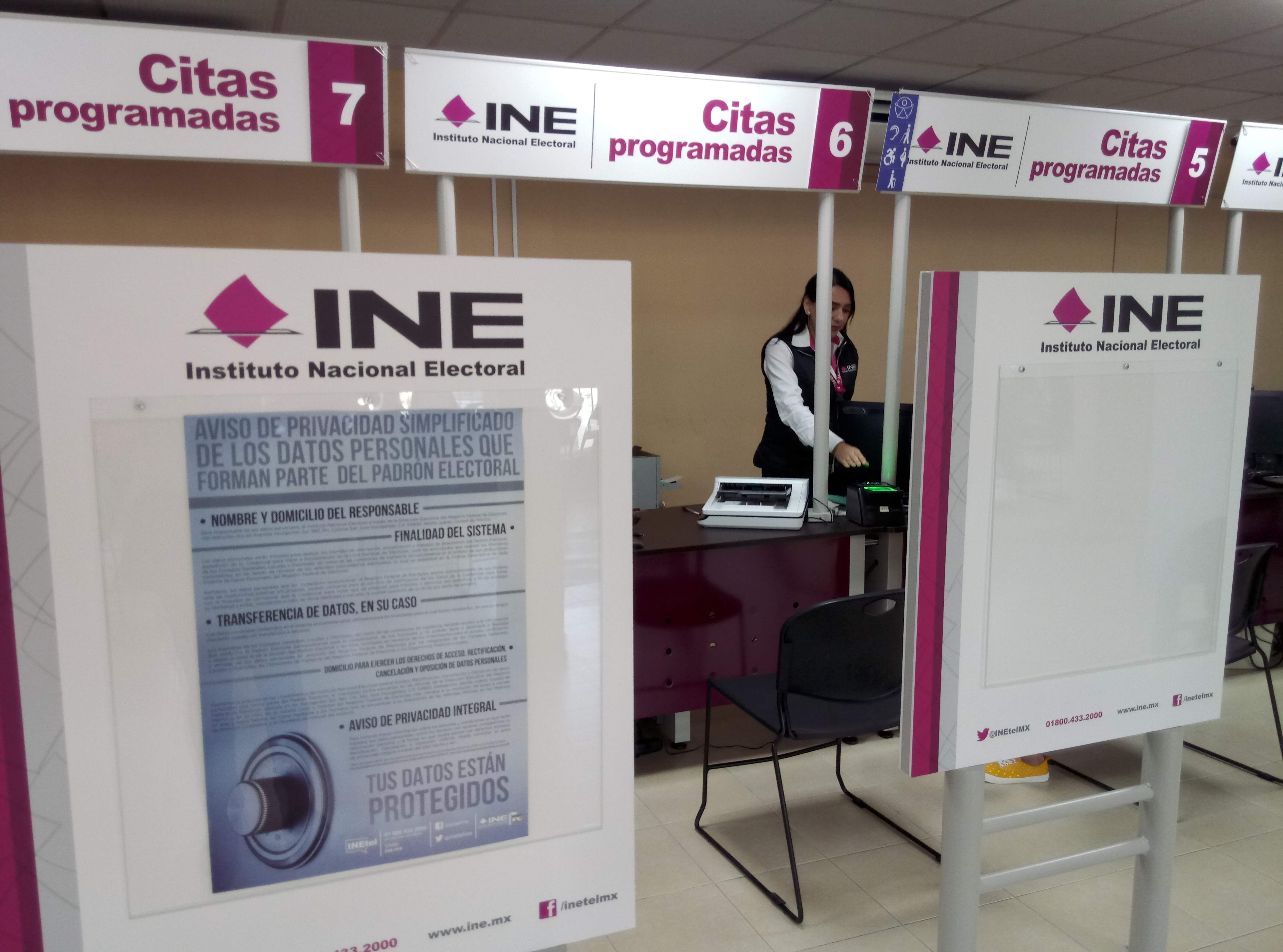 INE 900 personas para consulta popular