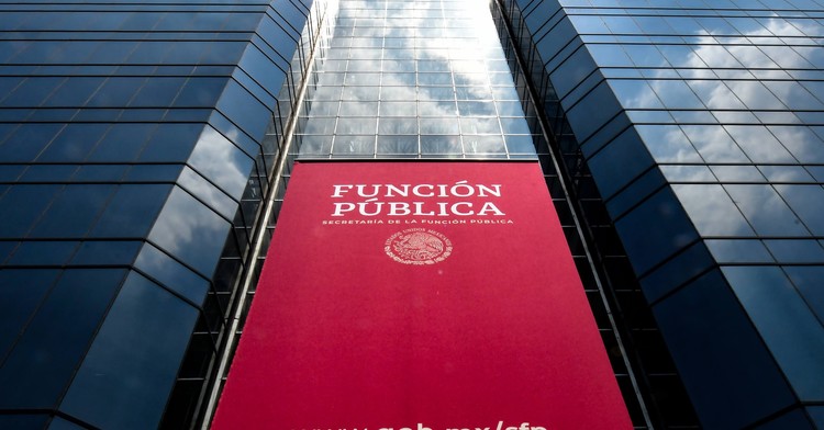 servidores públicos con vacunas completas