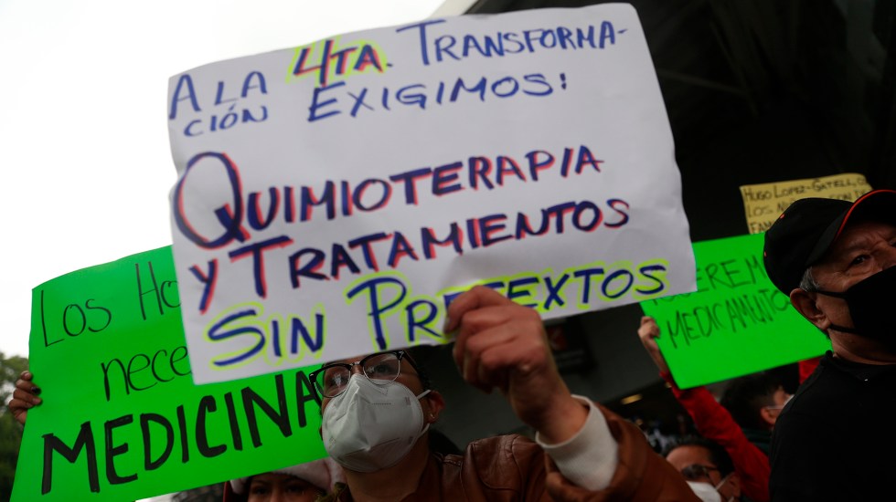 manifestacion-de-padres-de-ninos-con-cancer-por-desabasto-de-medicamentos-oncologicos