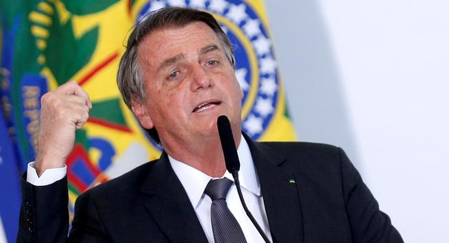 Bolsonaro: Todo el mundo debería comprarse un rifle