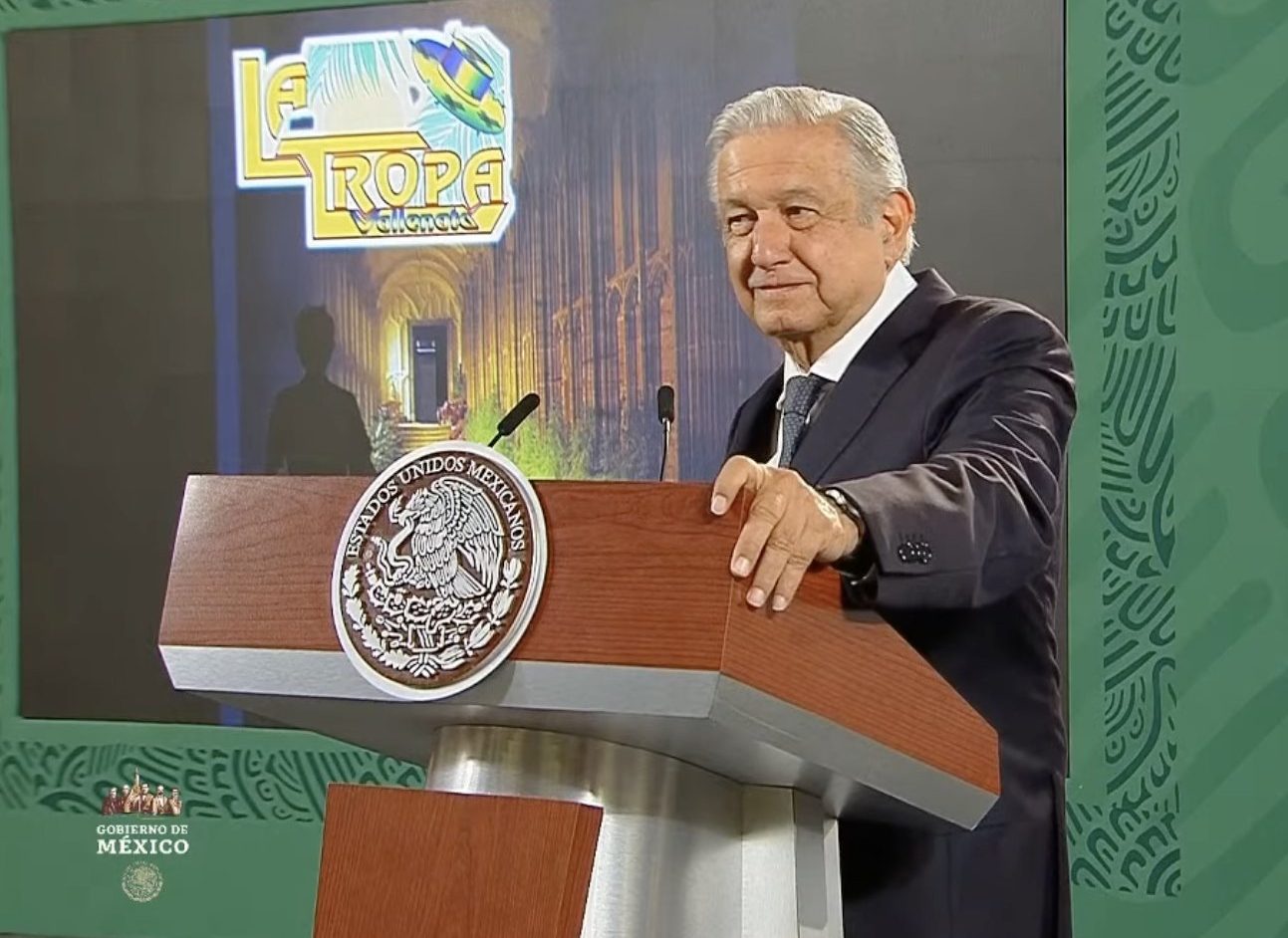 Con la canción Los caminos de la vida de Vicentico, el presidente de la República defendió su postura sobre el regreso a clases.