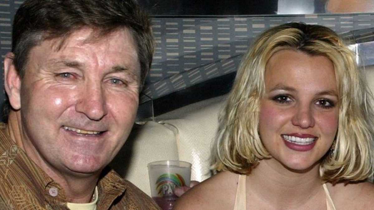 Jamie Spears, padre de Britney Spears, renunció a seguir como tutor legal de la cantante, cargo que mantuvo durante más de 13 años.