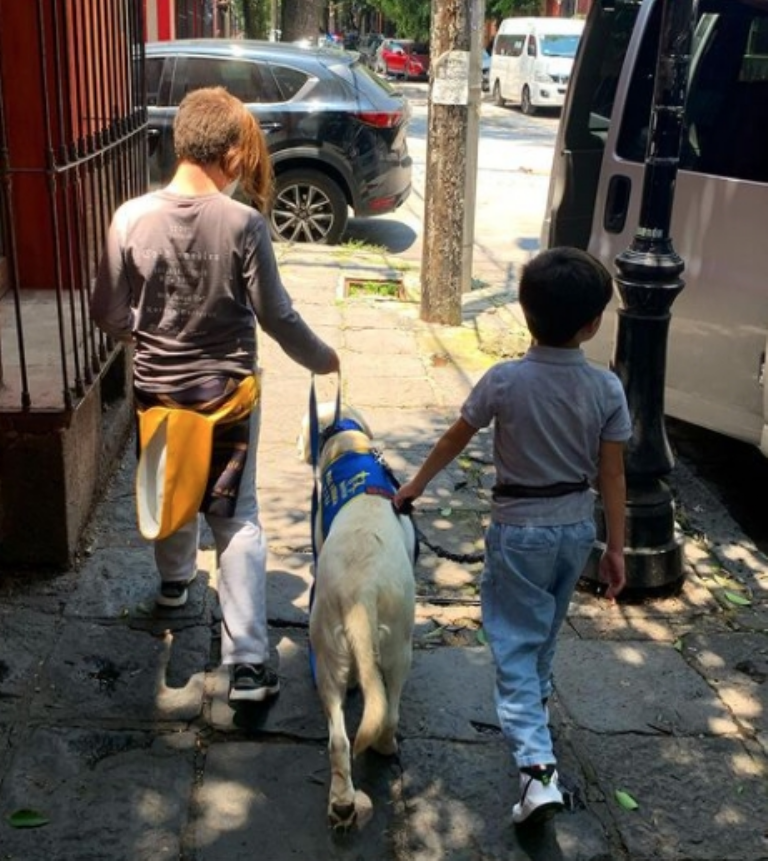 Exconductora denunció discriminación hacia su hijo