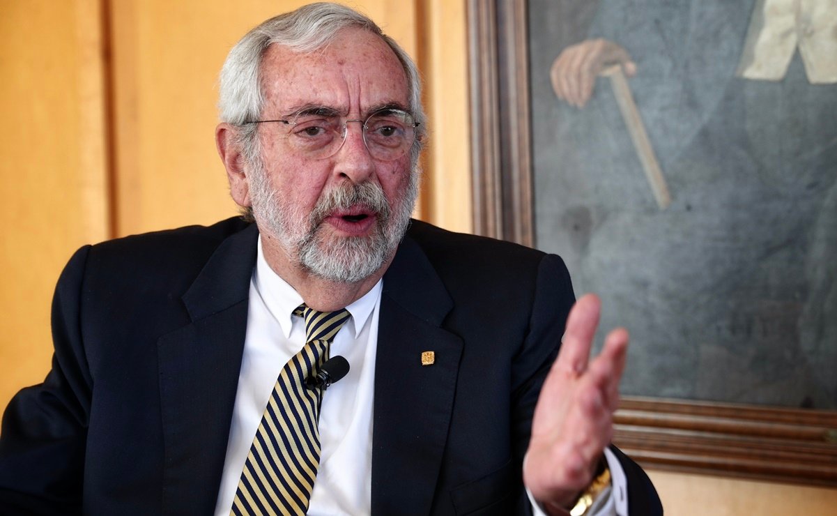 Enrique Graue, rector de la UNAM, pidió la remoción del doctor Iván Ruiz García, quien habría hecho una apología del feminicidio.