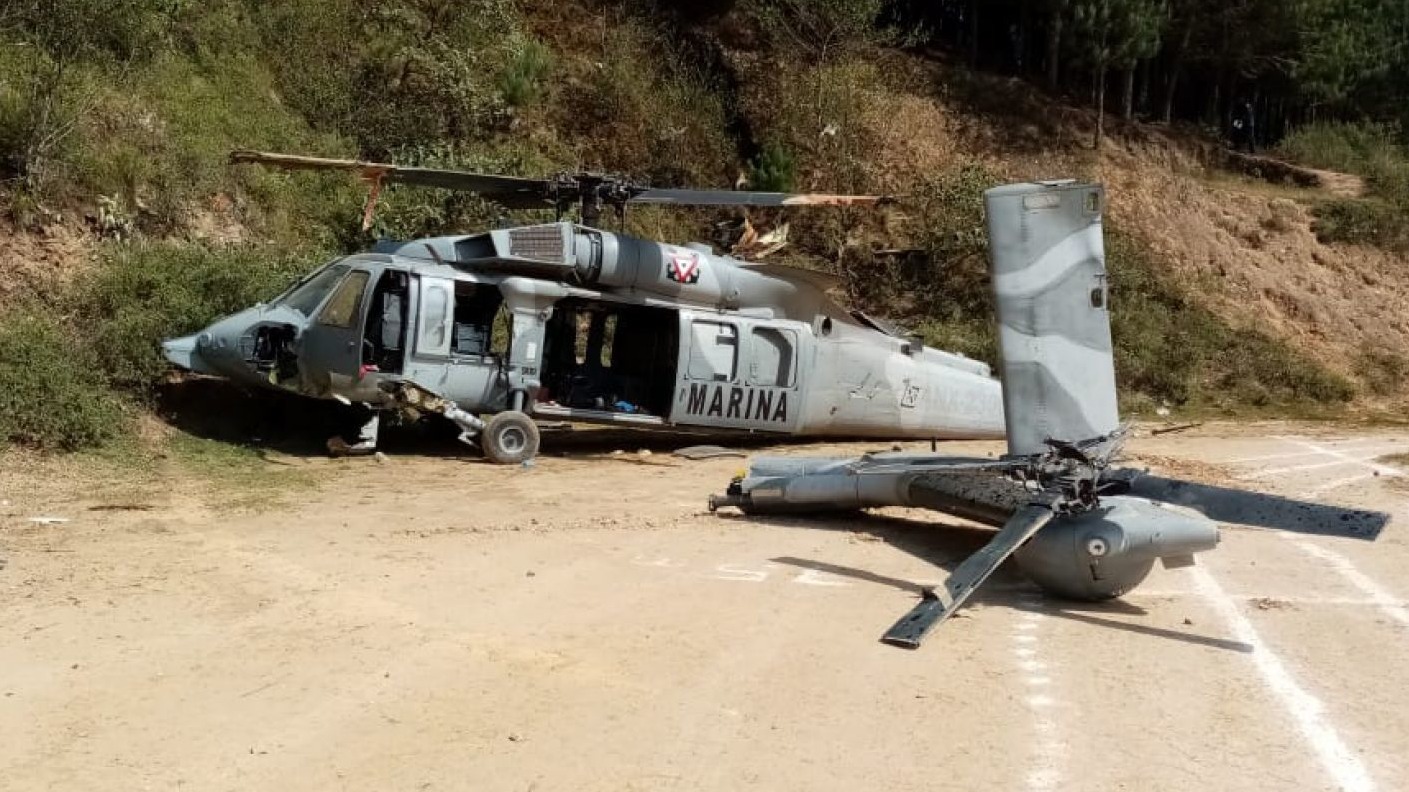 Un helicóptero de la SEMAR se accidentó en Veracruz. El Secretario de Gobierno de Veracruz, Éric Cisneros, resultó herido más no de gravedad.