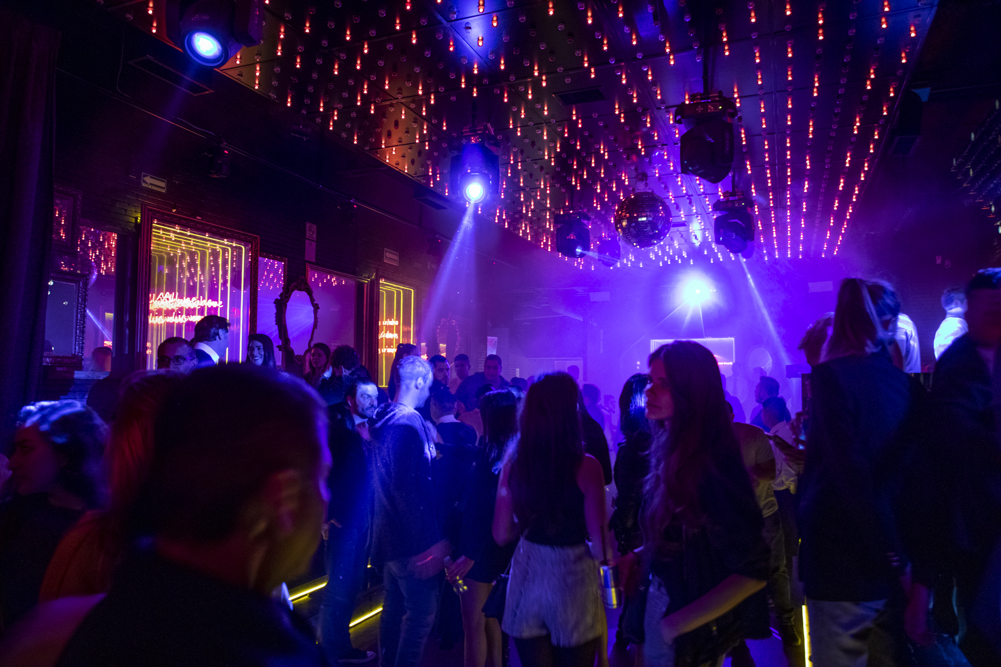 Suavizan medidas restrictivas a eventos recreativos