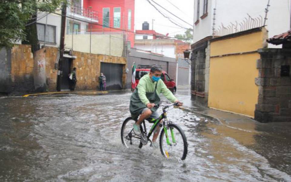 El huracán Grace se encuentra cerca de la Ciudad de México. La capital activó la alerta naranja por lluvias que persistirán todo el sábado.