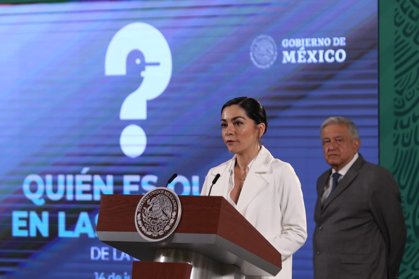 El periodista y presentador de noticias, Ciro Gómez Leyva, arremetió contra la presentadora Elizabeth García Vilchis del "Quién es quién en las mentiras de la semana".