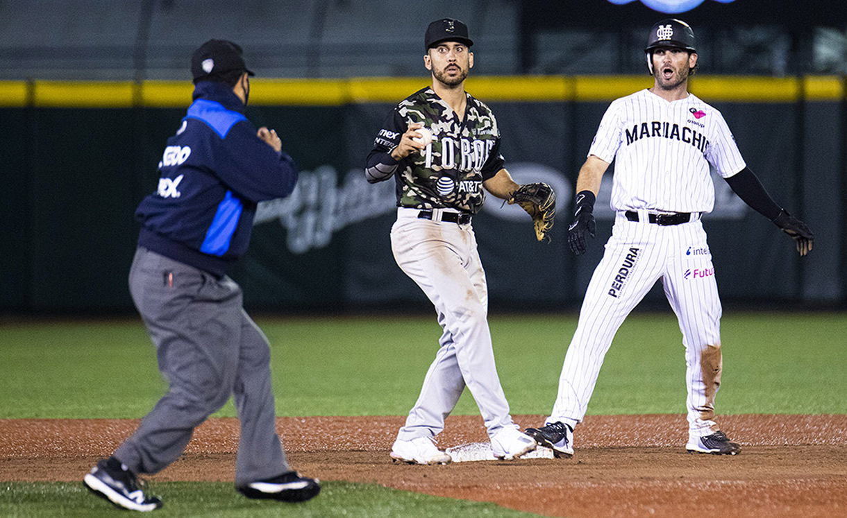 Los Mariachis destrozaron a los Toros 12-5