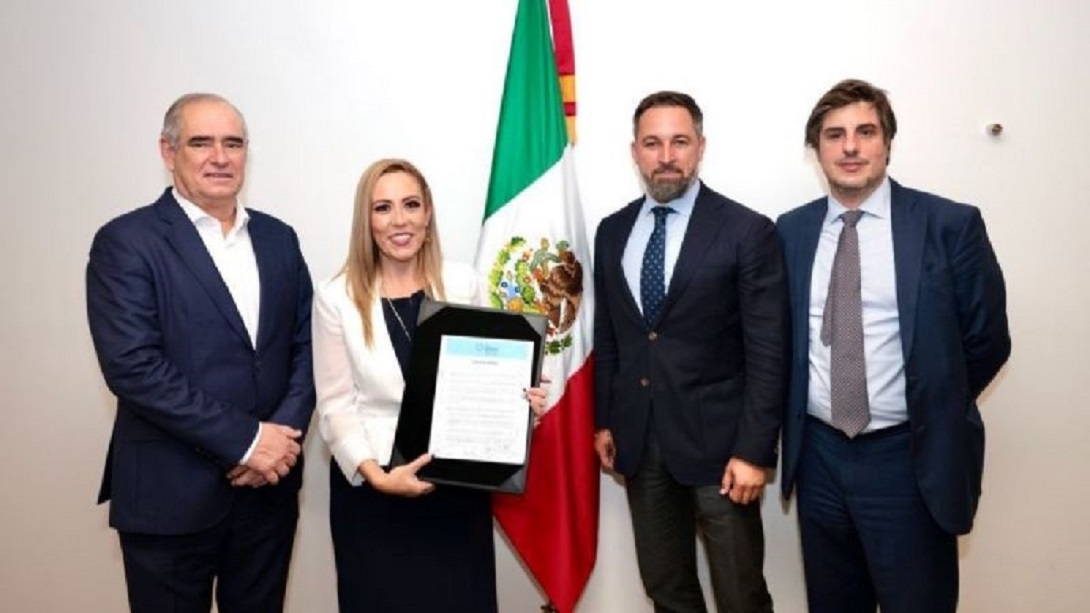 firma de la carta PAN y VOX