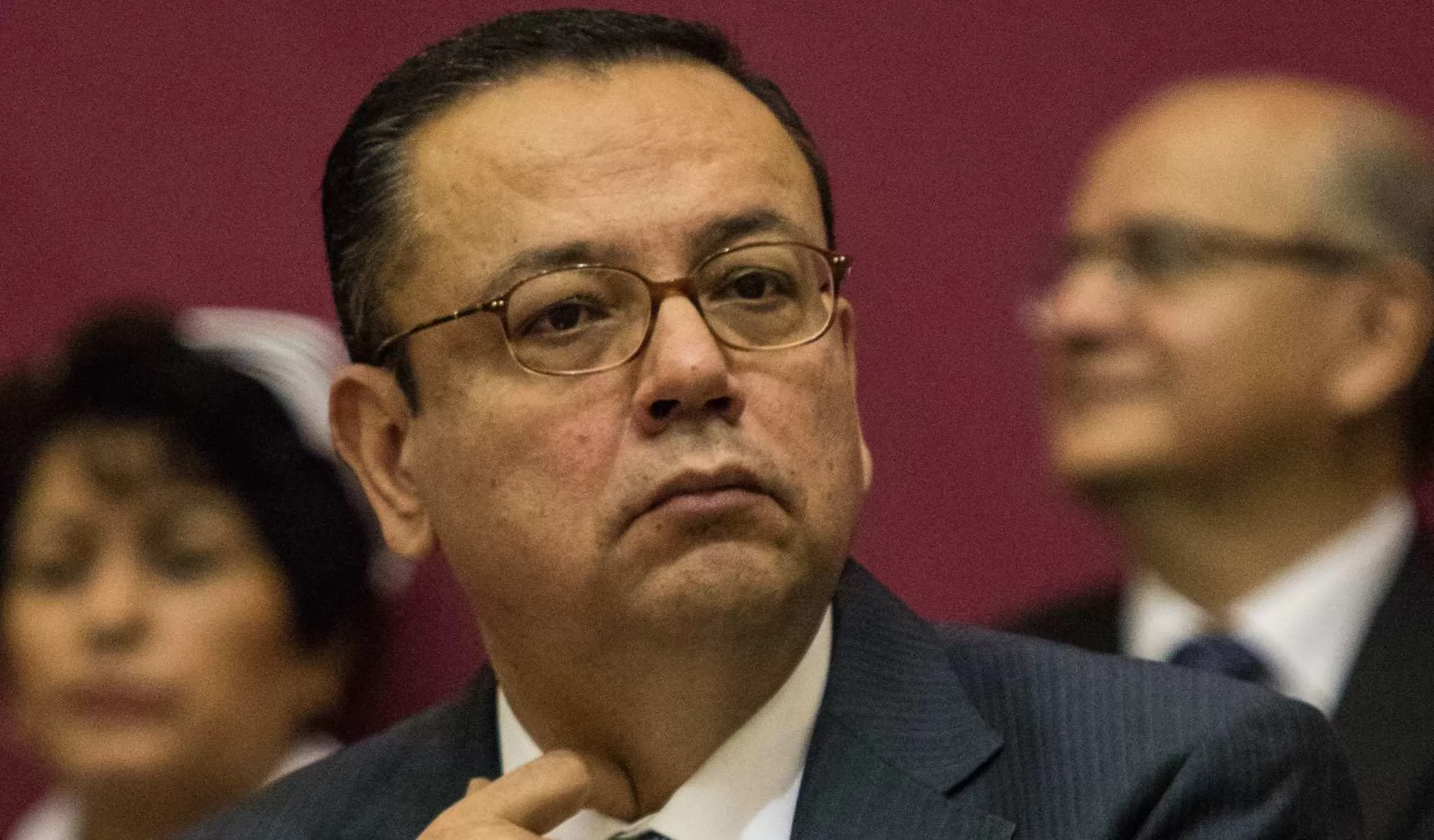 Germán Martínez, uno de los que pidieron formar un nuevo grupo en el Senado, dijo que esta bancada le 'tiende la mano' a Palacio Nacional.