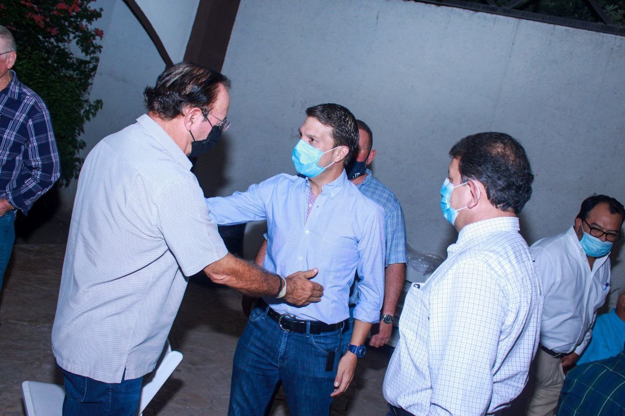 "Cachorro" Cantú, dirigente del PAN en Tamaulipas, afirmó que seguirá al frente del partido albiazaul mientras funge como diputado local