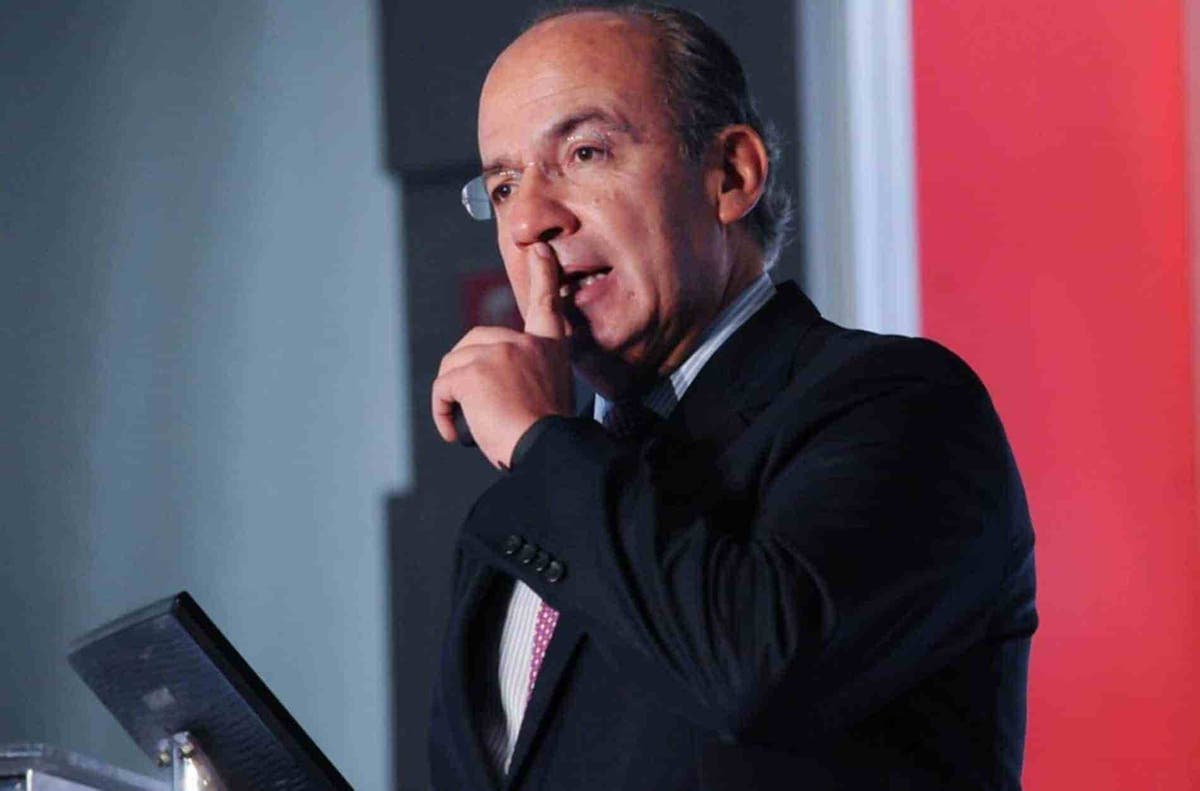 A través de sus redes sociales, el ex-presidente Calderón señaló al gobierno de la 4T por realizar 'persecución política' en su contra.