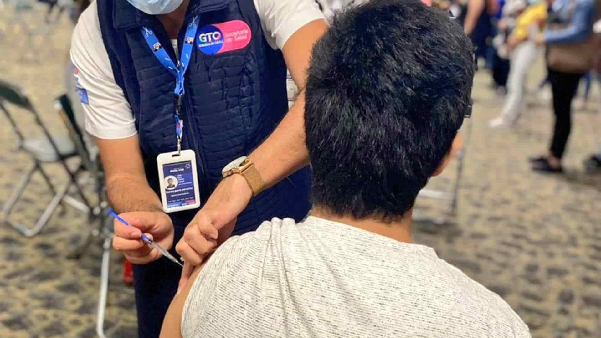 Vacunación de jóvenes por cumplir 18 años