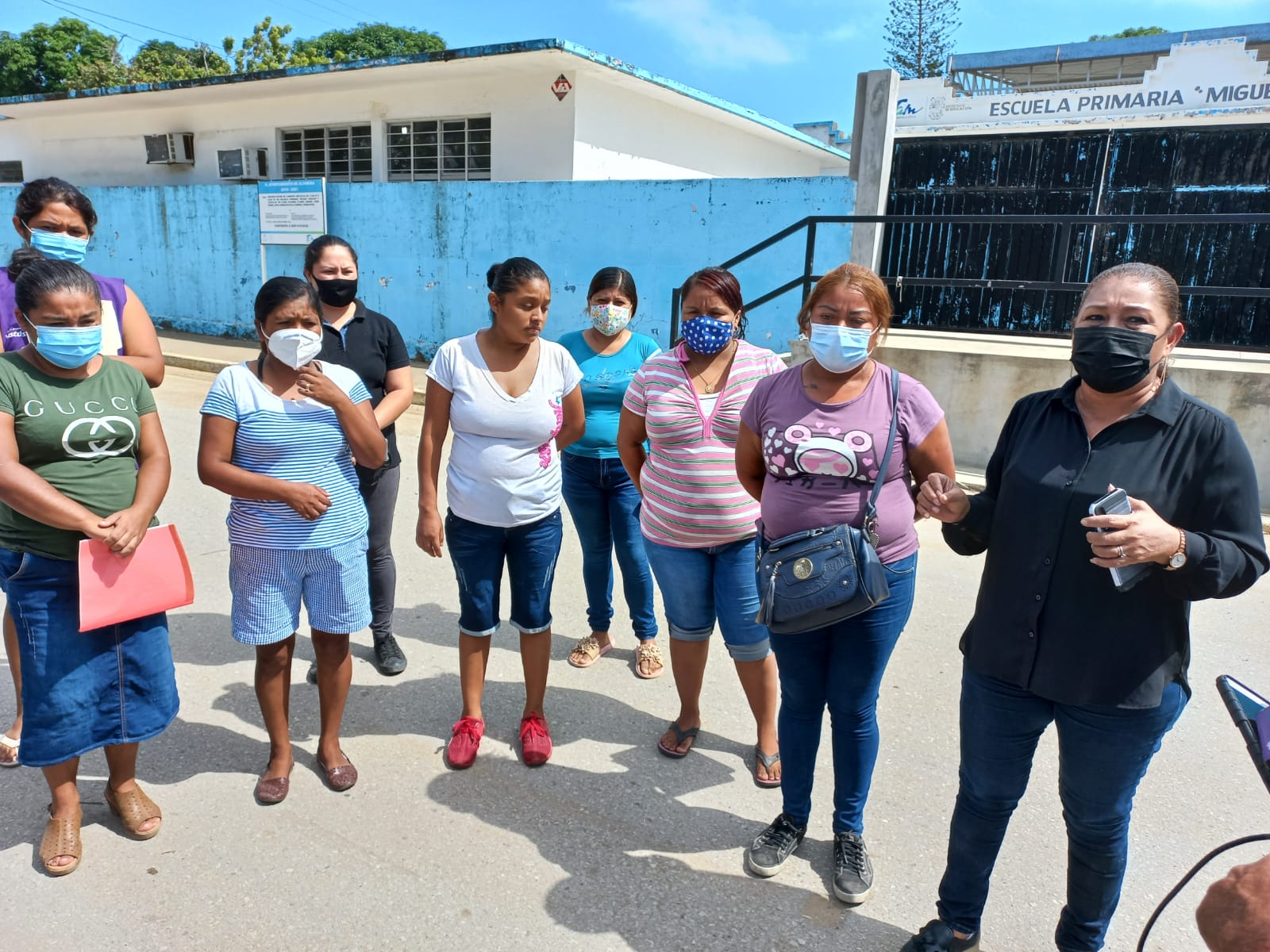Denuncian irregularidades en escuela de Altamira