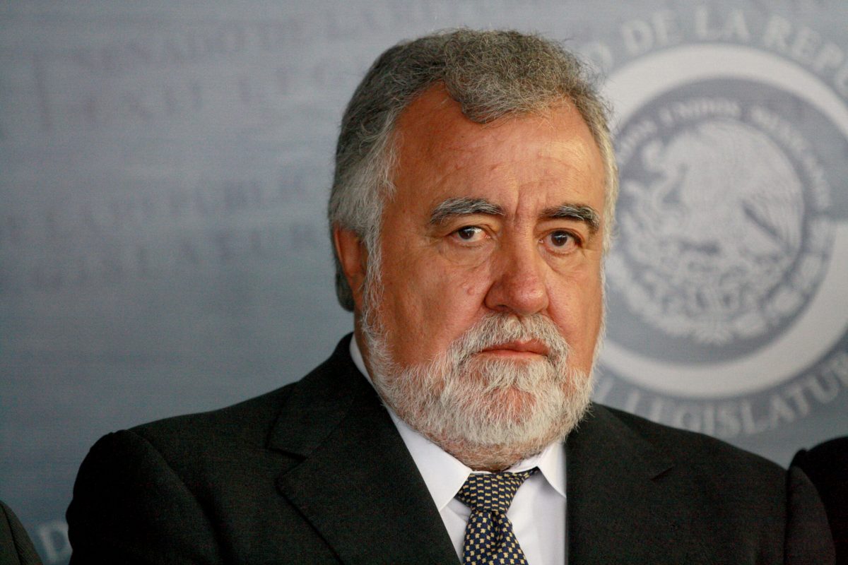 Encinas hizo público el contenido