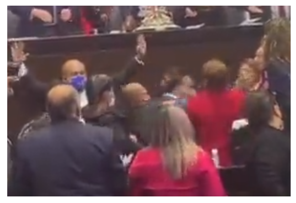 violencia física en tribuna