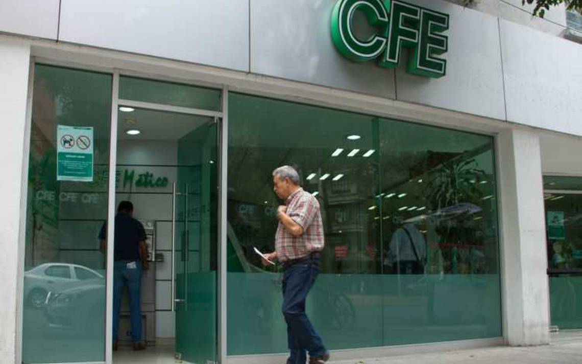 A pesar de la negativa de AMLO, el CCE le responde al mandatario y señala que la reforma eléctrica es "abiertamente violatoria" al T-MEC