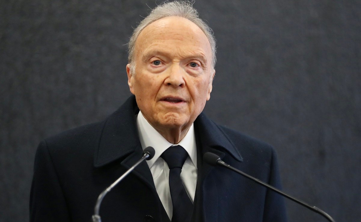 La FGR defiende su investigación en contra de Emilio Lozoya tras petición de López Obrador de presentar información.