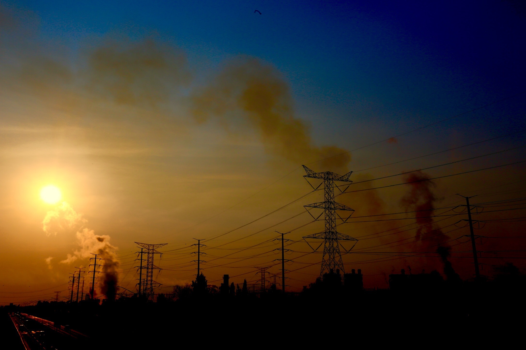 La organización ambientalista Greenpeace calificó como "un grave error y un retroceso" la reforma eléctrica que propuso el presidente López Obrador.