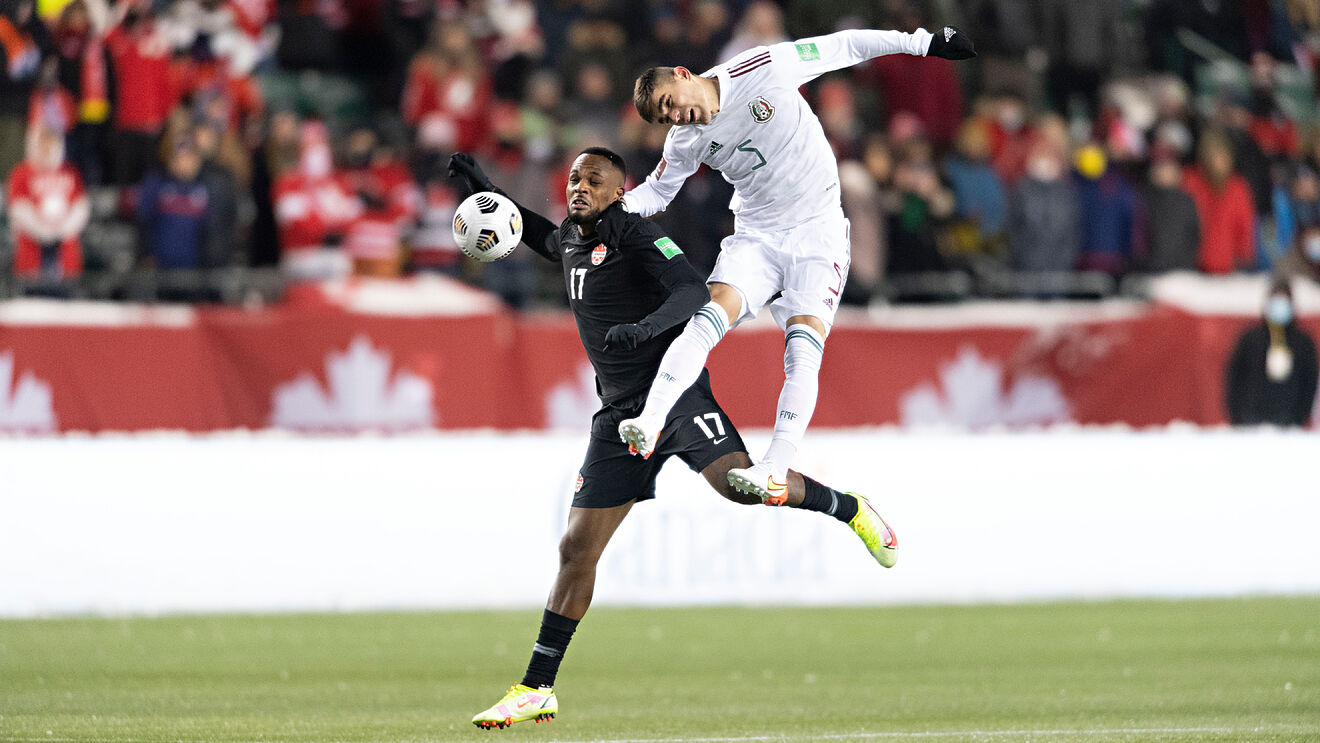 Canadá derrotó 2-1 a México