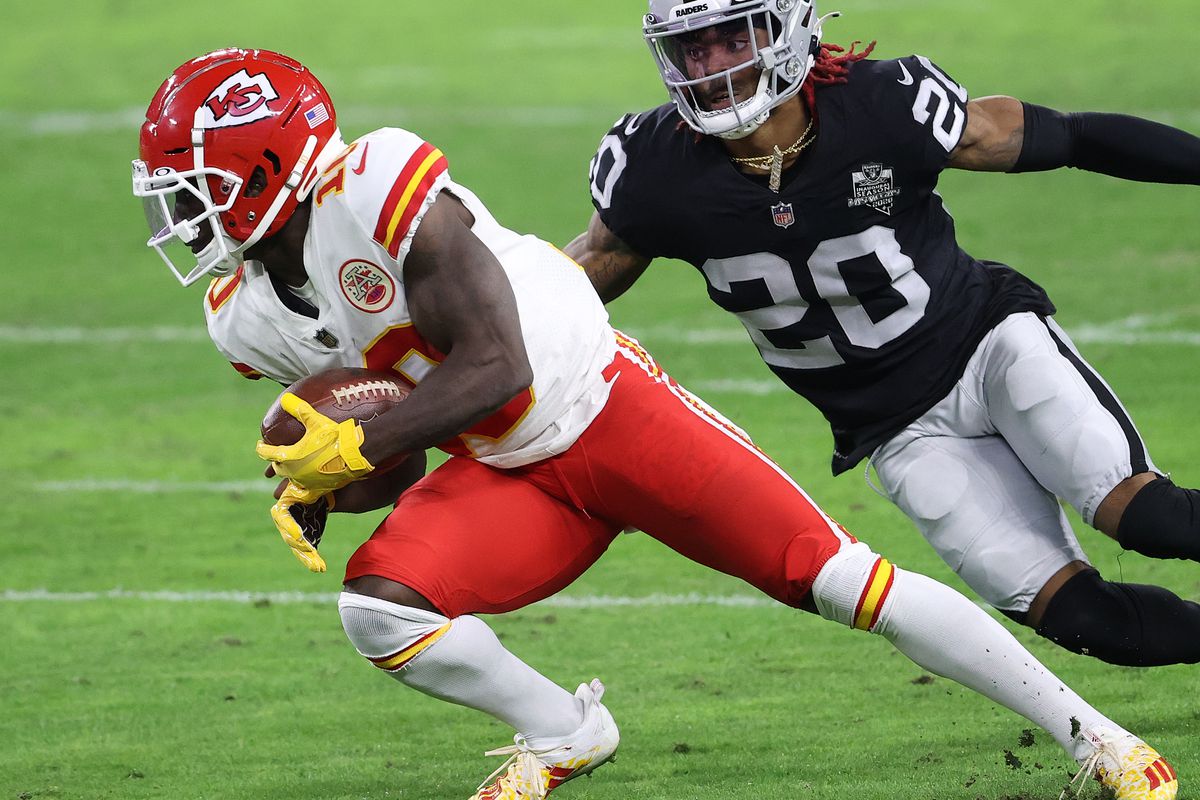 Los Chiefs aplastaron 41-14 a los Raiders