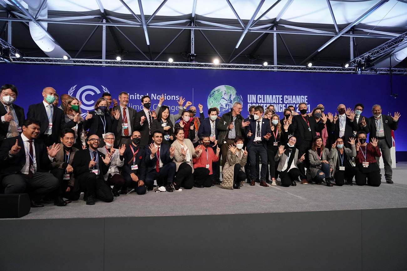 La COP26 llega a un nuevo acuerdo climático global. El acuerdo se da después de marcadas diferencias entre las naciones ricas y en desarrollo