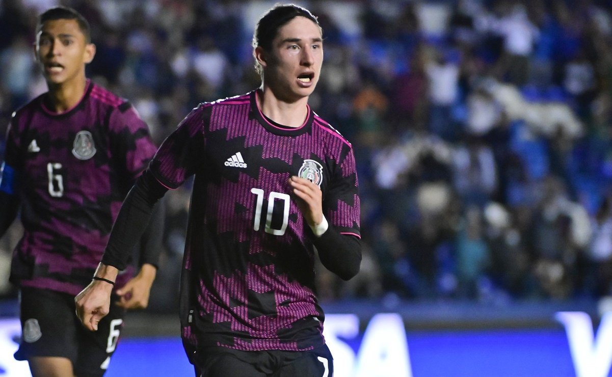 La selección mayor del tri convocó a Marcelo Flores