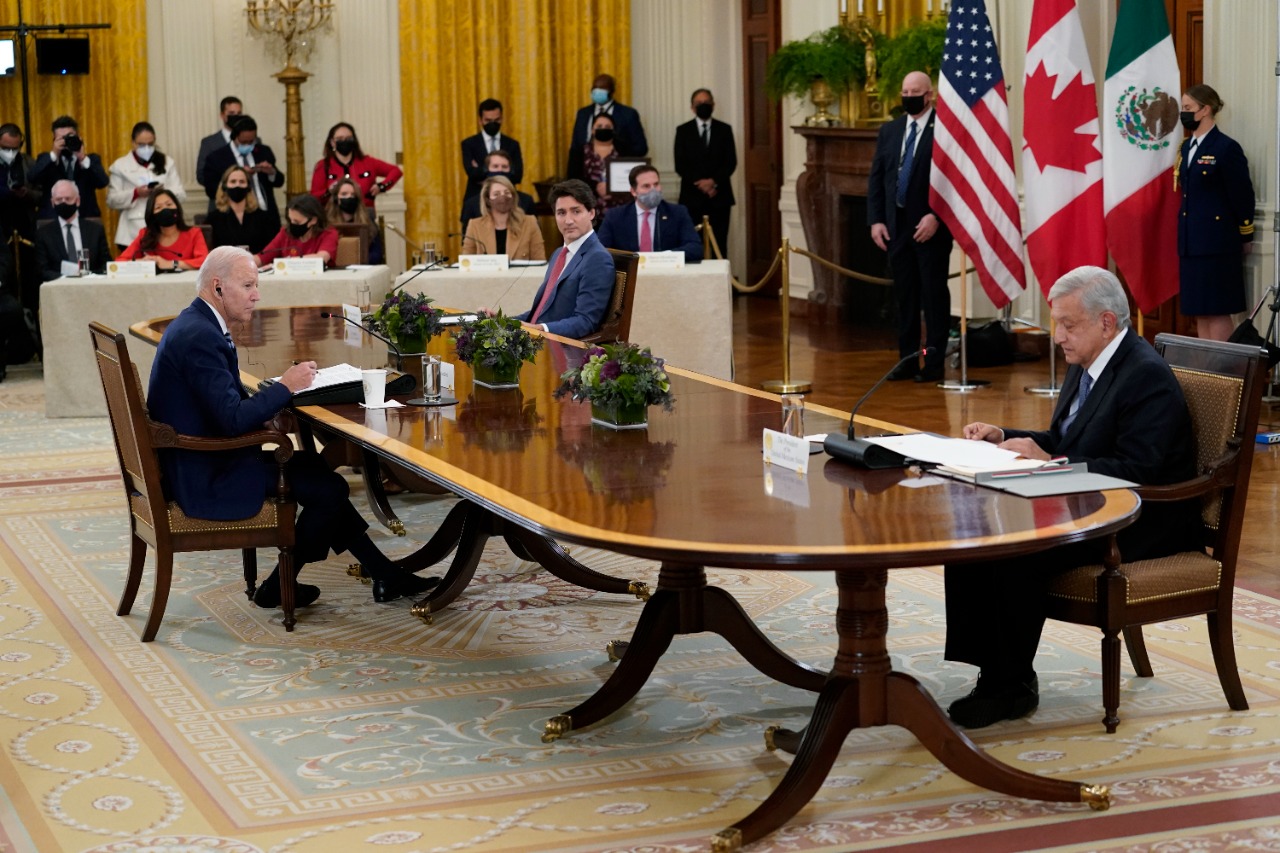 Mientras que AMLO arremete por el rechazo a migrantes, Biden y Trudeau se enfocan en exponer medidas y afrontar los retos contra la COVID-19.