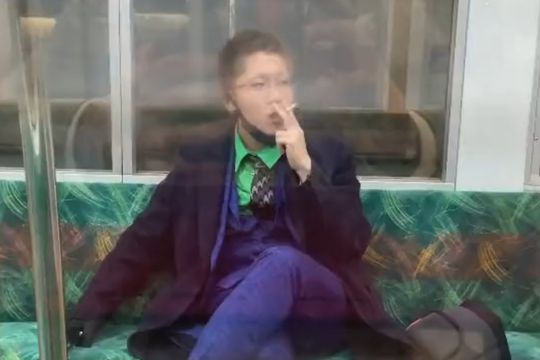 Identifican al "Joker" que apuñaló a 17 personas en Japón, en su declaración dijo que lamenta no haber matado a nadie.