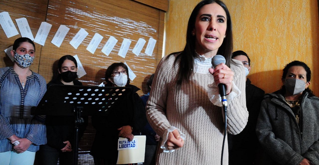 Hoy, algunos familiares y simpatizantes de Rosario Robles hacen una jornada de resistencia donde exigen la liberación de la ex-funcionaria.