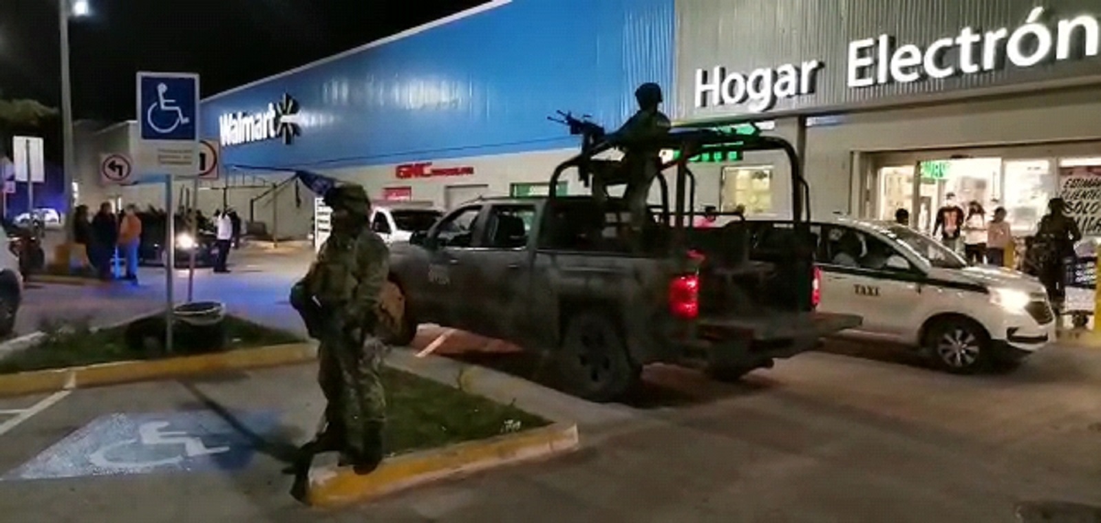 Sicarios intentaron ejecutar a taxista en Cancún