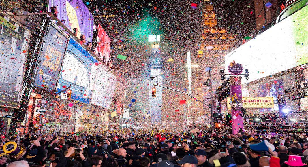 La tradicional fiesta de Año Nuevo en Nueva York sí se realizará, pero con el uso obligatorio de mascarillas y con su respectiva vacuna.