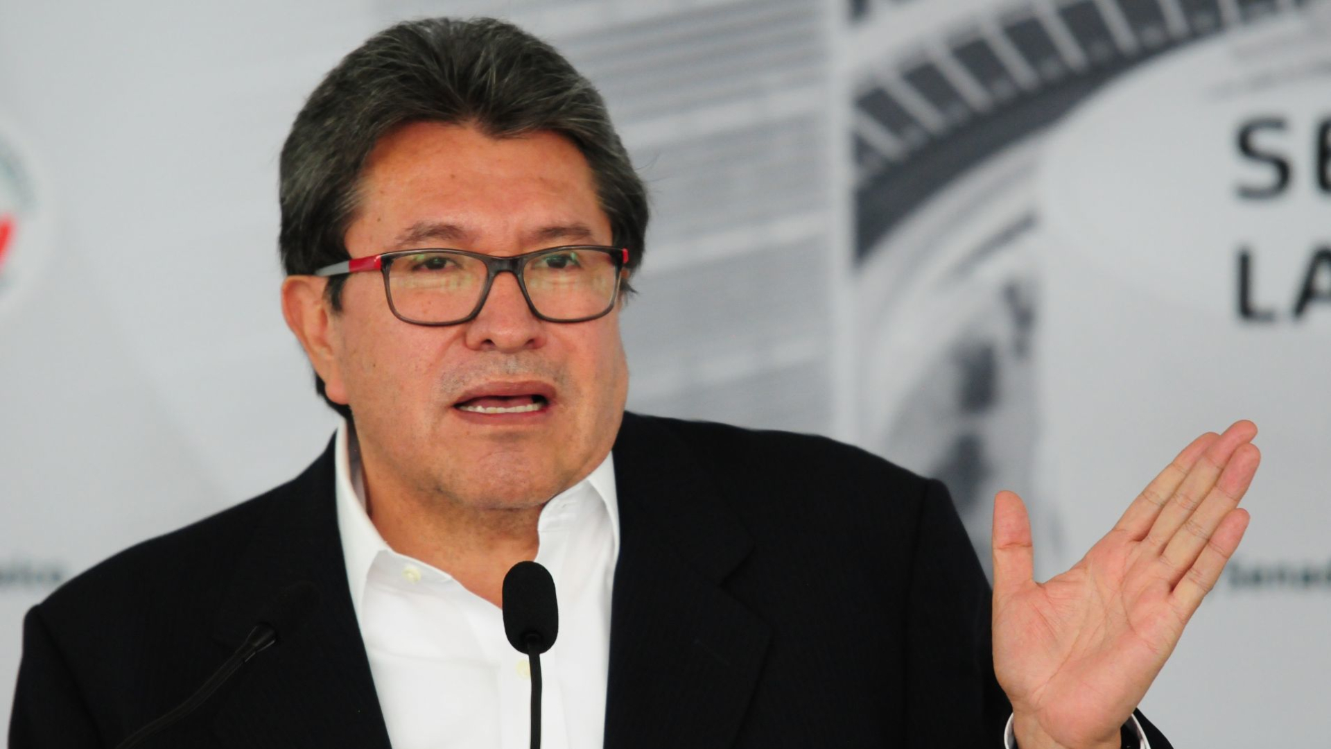 Al ser cuestionado sobre la cercanía de Sheinbaum y Ebrard con AMLO, el senador Ricardo Monreal se dice 'despreocupado' por ello.