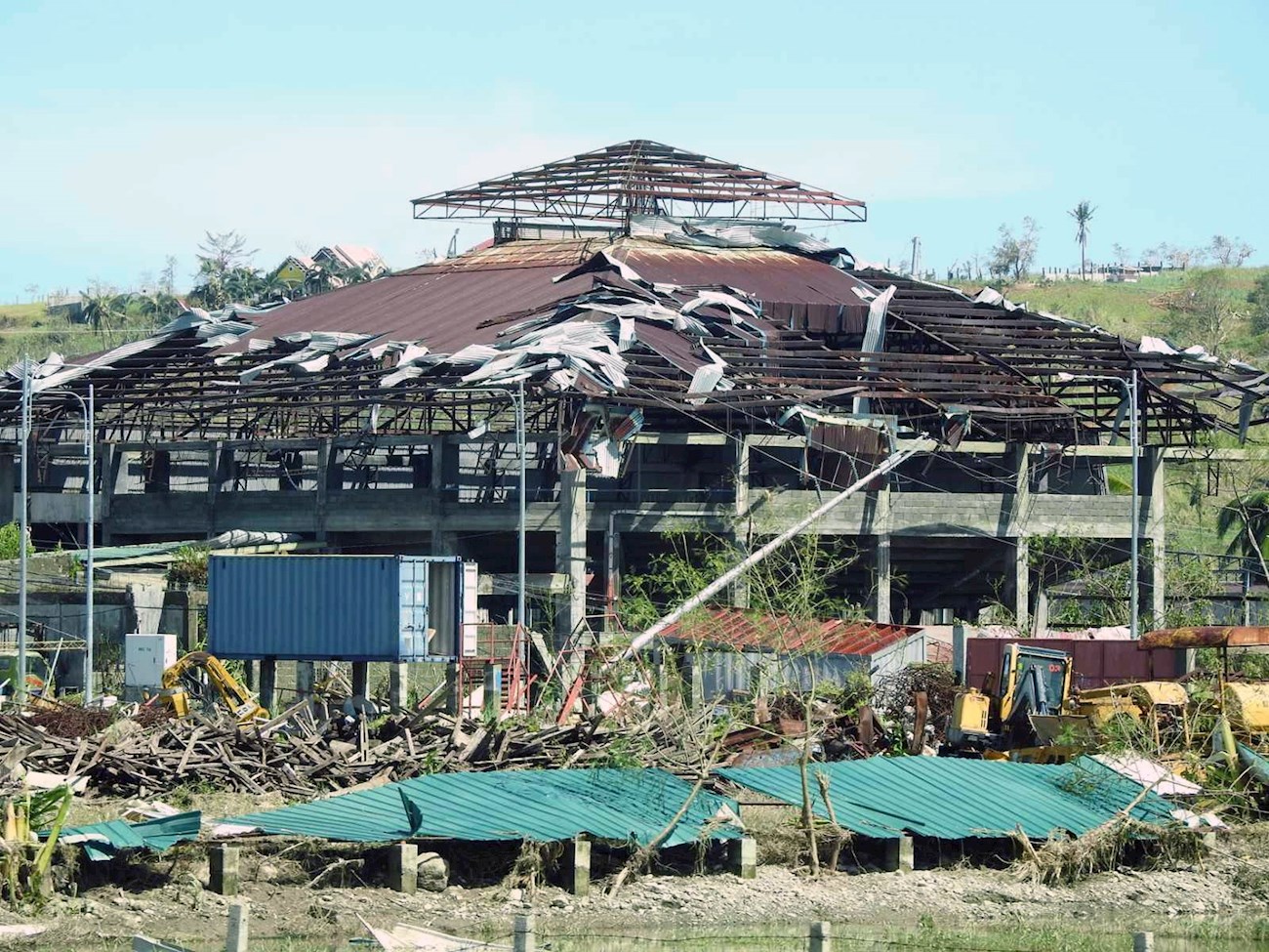 375 los muertos por el tifón