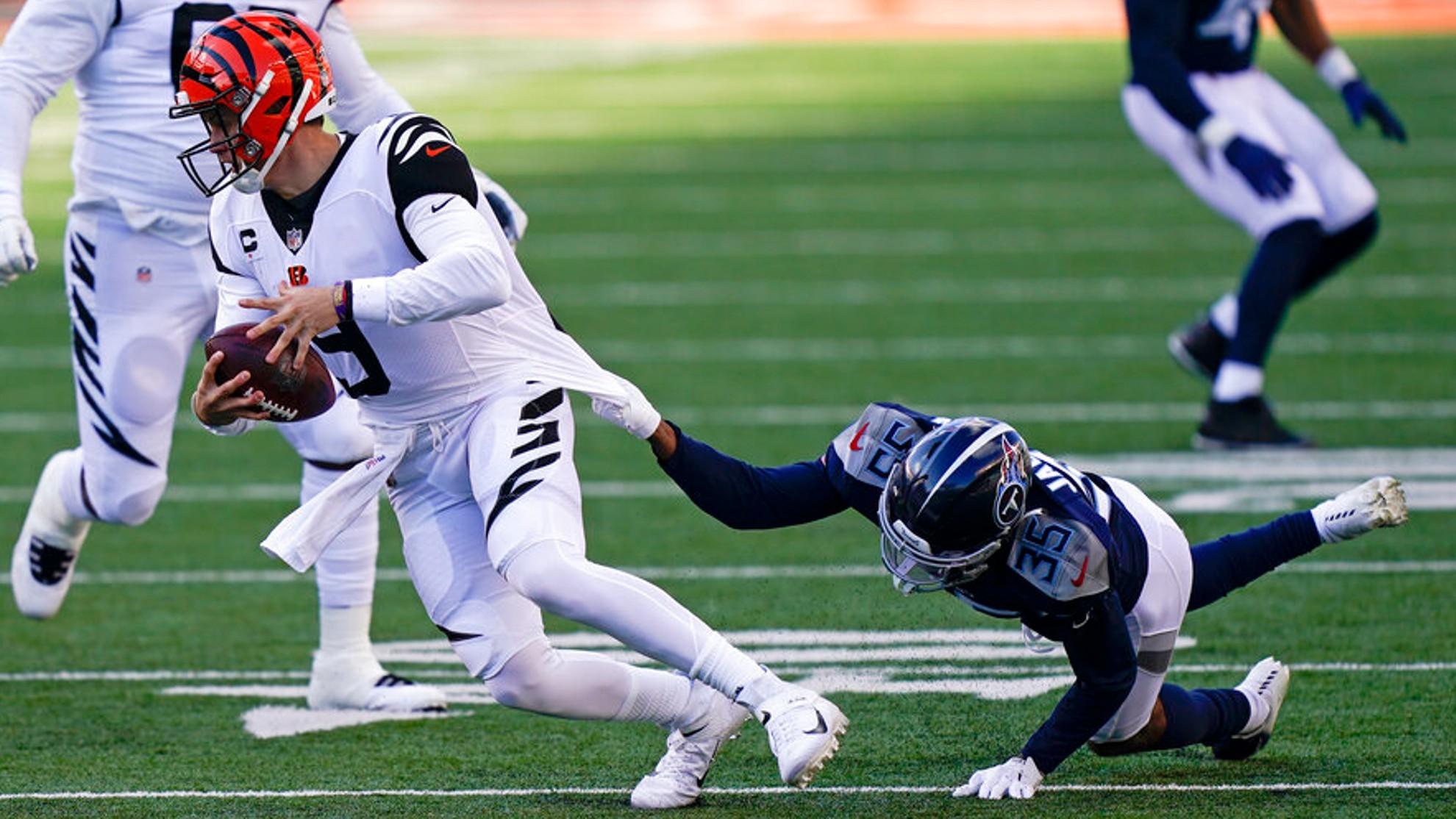 Los Bengals derrotaron 19-16 a los Titans