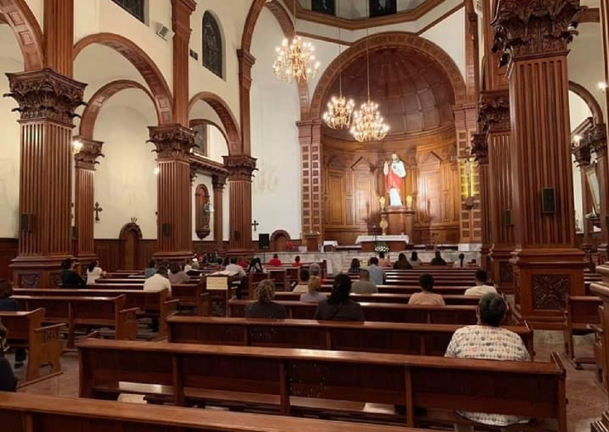 Sujeto hizo 15 pedidos a restaurantes a nombre de un párroco