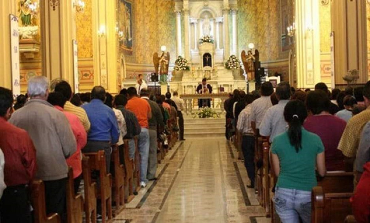 A consideración de párrocos asistencia a iglesias