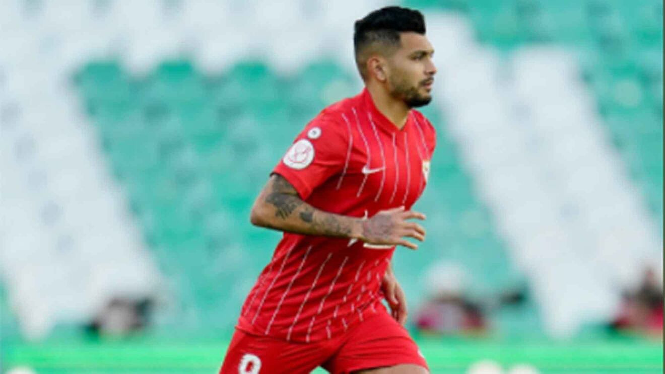 Tecatito Corona será pieza clave en el Sevilla